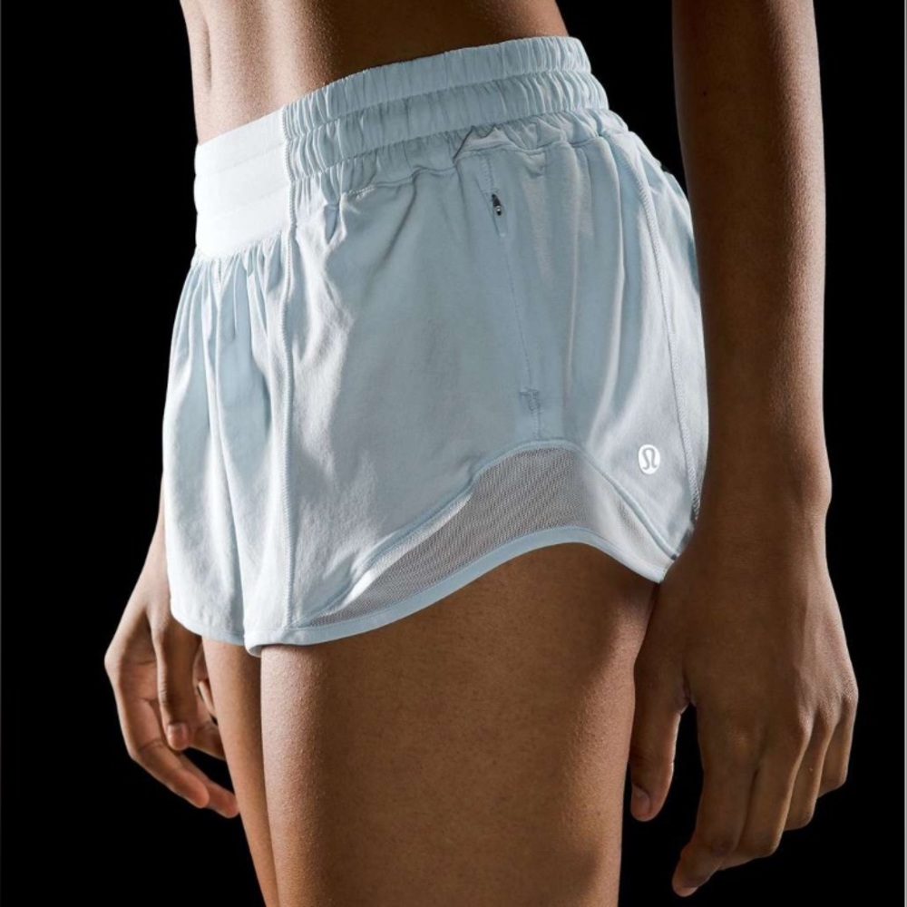 NWT Lululemon Hotty Hot Low-Rise Lined Short 2.5” Powder Blue sz. 8 New